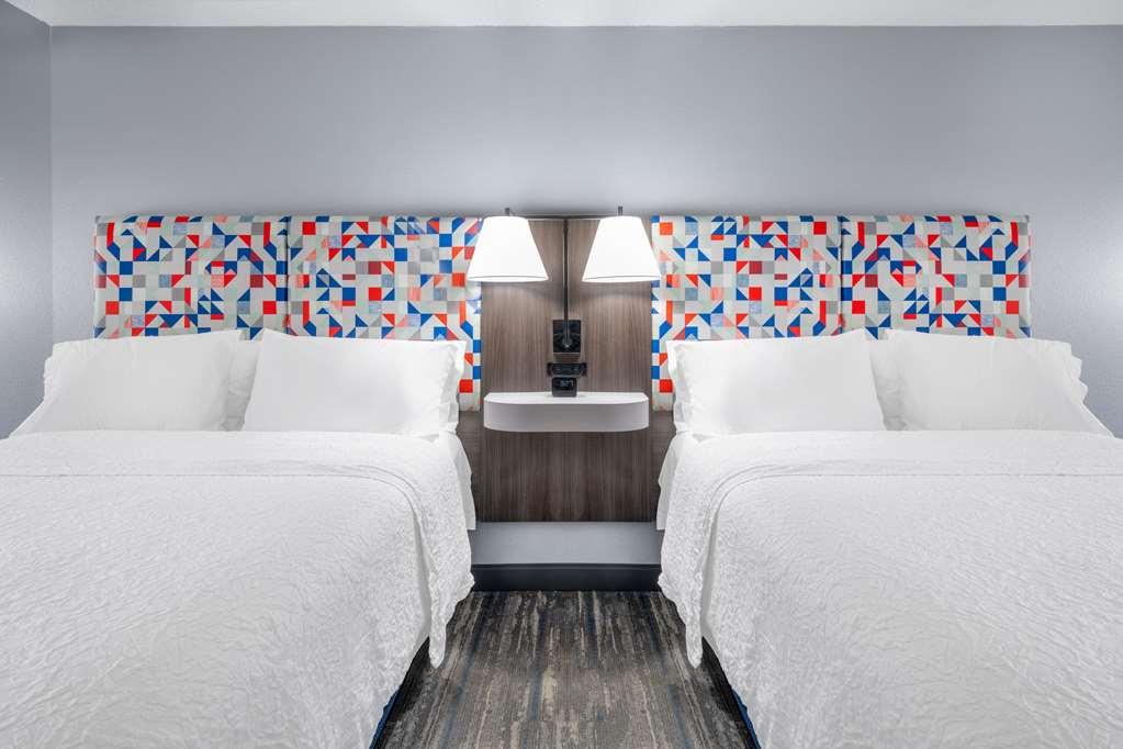 Hampton Inn Sanford Room photo